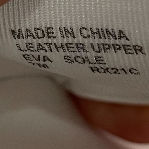 Michael Kors Jett/Eva rainbow size 7 slides. Leather upper with logo spell out. - Picture 5 of 8